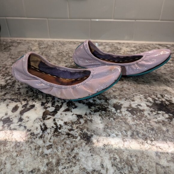 Lavender patent leather Tieks SZ 7 - Picture 3 of 7